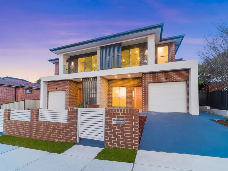 NEAR NEW FIVE BEDROOM DUPLEX