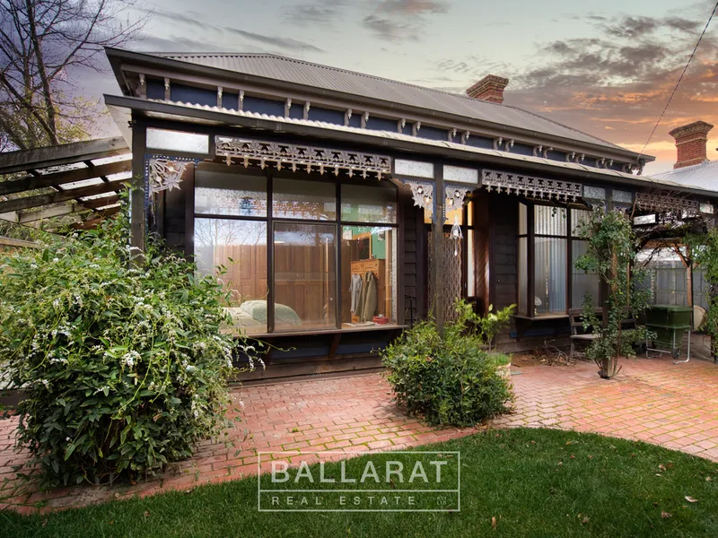 LARGE FOUR BEDROOM HOME PLUS HIGH END SELF CONTAINED UNIT