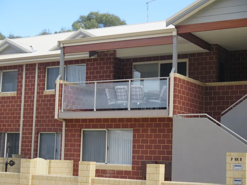 Furnished Apartment - Break Lease