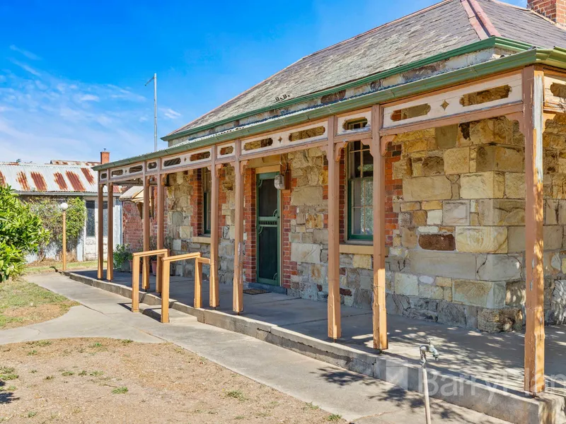 Historical Sandstone homestead.