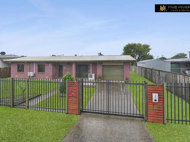 FULLY FENCED FAMILY HOME - CLOSE TO CITY
