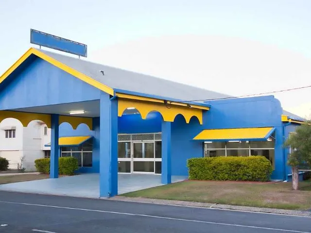 COMMERCIAL RETAIL SHOP WITH RESIDENCE AT REAR         $660,000