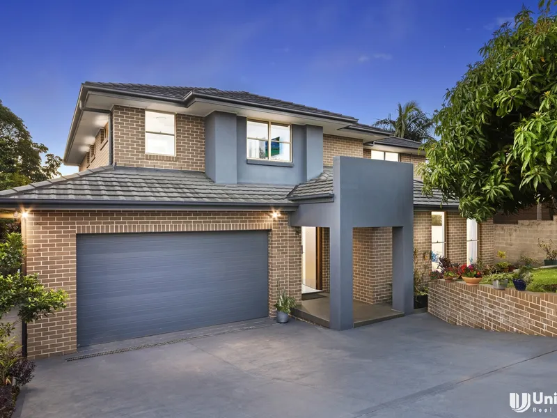 Large Custom-designed Family Haven | Close to Schools & Conveniences