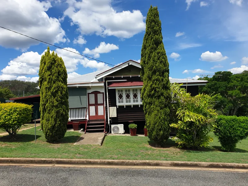 Beautifully maintained Queenslander on a Half acre block