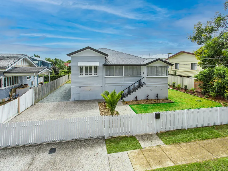 BEAUTIFUL HOME, BIG BLOCK, BIG OPPORTUNITIES ON DEAGON STREET.