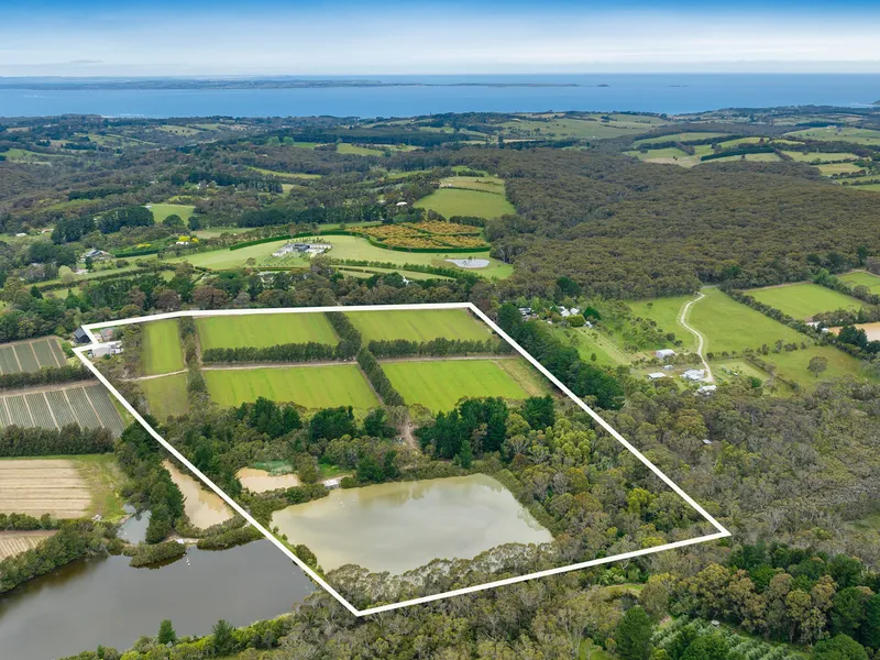 Endless Opportunities On 32 Acres (approx.)