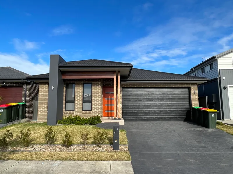 SPACIOUS FAMILY HOME !!