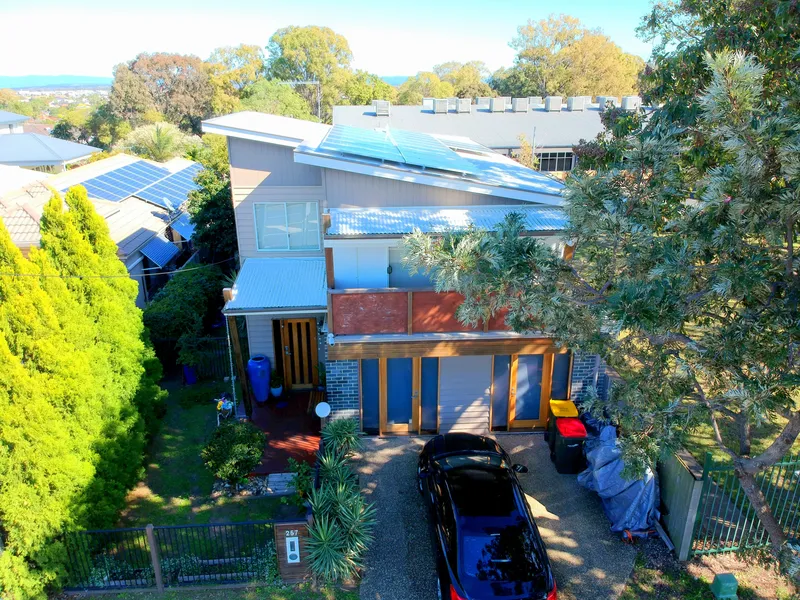 MODERN EX DISPLAY HOME