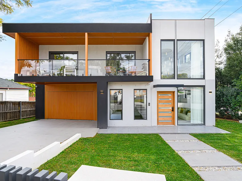 Contemporary 5-Bedroom Masterpiece in Eastwood