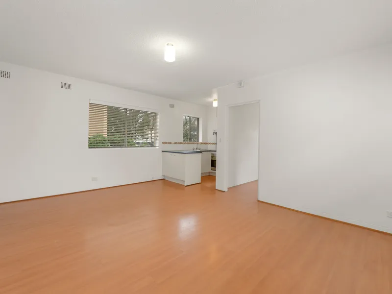Beautifully presented 1 bedroom unit 