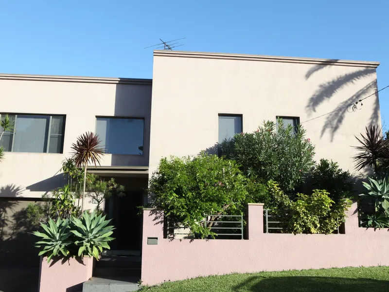 Beautifully Presented 2 Bedroom Duplex 