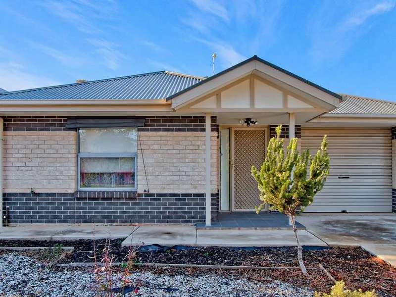 Neat & Sweet 2 Bedroom Unit !