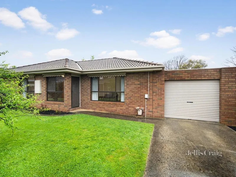 Neat as a pin townhouse in Ballarat North.