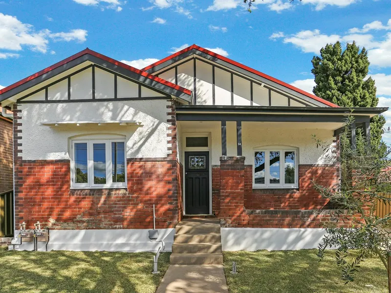 SPACIOUS NEWLY RENOVATED 3 BEDROOM HOUSE