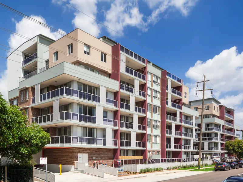 Open Living with Great View !