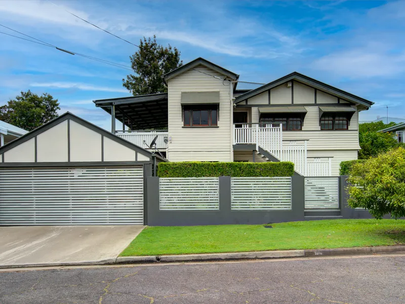 Freshly renovated large family home in quiet Greenslopes Street!