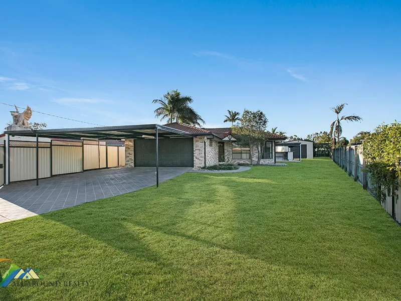 SIDE ACCESS + SHED + POOL ON A LARGE BLOCK