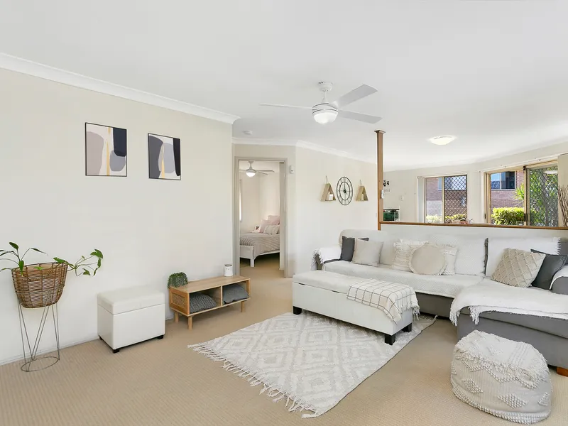 Relaxed living within easy reach of shops, cafes and the beach