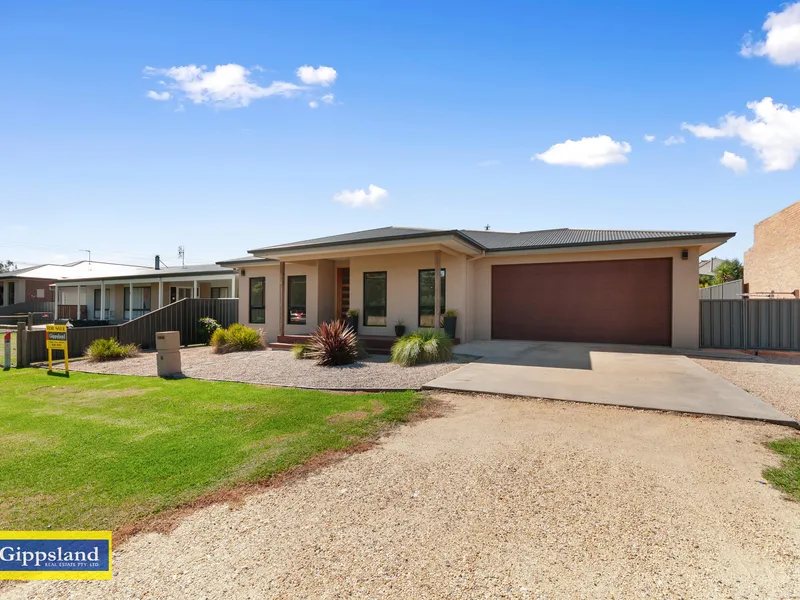 Immaculately Presented With Rural Views