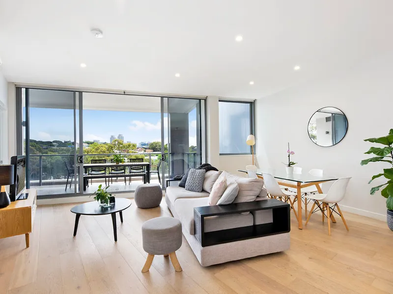 Spacious Apartment In Great Location