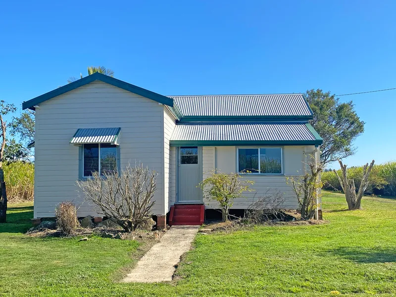 CHARMING 2 BEDROOM COTTAGE