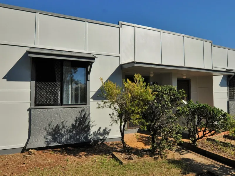 Tidy 3 Bedroom Unit in a Convenient Location.