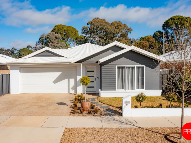 Spacious, Stylish & Perfectly Located!