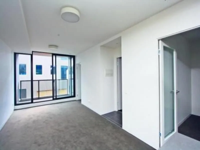 MODERN APARTMENT WITH GYM AND POOL IN THE COMPLEX!