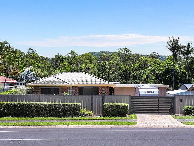 Single Level Home - Large Flat Block - Caravans / Boats / Trailers