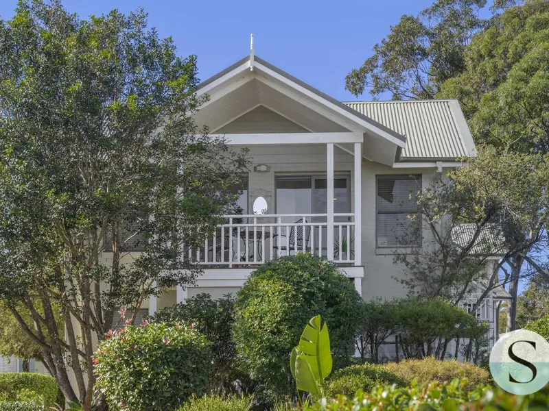 Fabulous Freestanding Luxury Terrace, Extensively Renovated, Light Filled, Contemporary Yet Homely Feel, Bonus View, 2 Ensuites+Ground Floor Toilet!