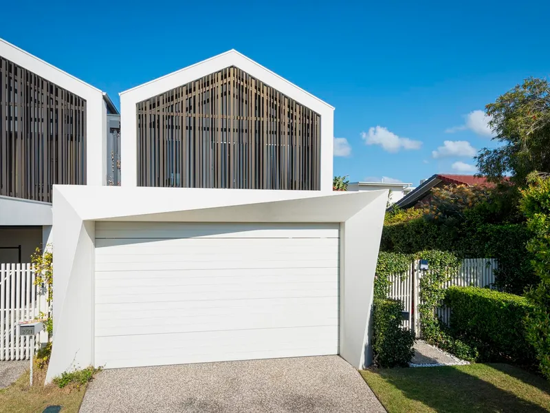CONTEMPORARY FAMILY LIVING