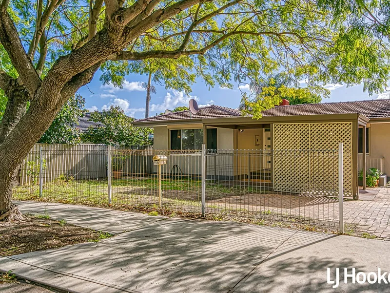 ATTENTION FAMILIES; SHORT WALK TO ROSSMOYNE SENIOR HIGH SCHOOL