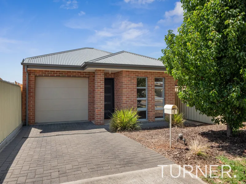 Luxury Home - 2 living areas