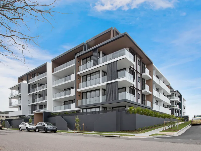 Brand New, Luxurious Apartment with Study Nook