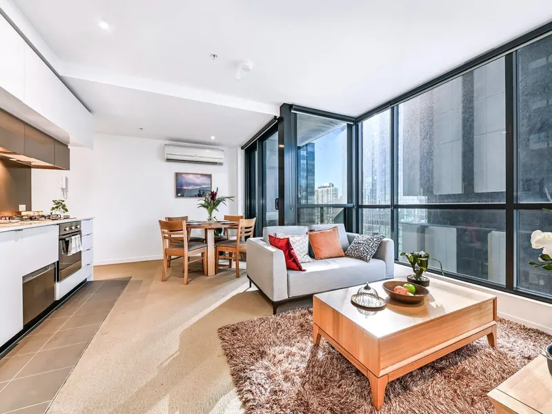 UNFURNISHED 2-bedroom in the heart of Melbourne CBD