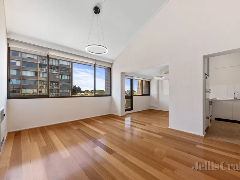 Bayside Beauty with Remarkable Views