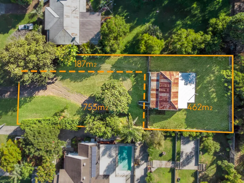 Great Development Opportunity On 1,214 m2