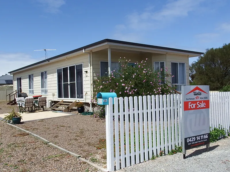 IMPRESSIVE AND IMMACULATE FAMILY HOME