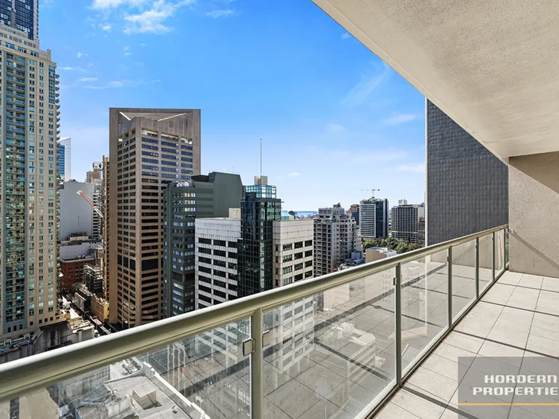 Spacious North Facing Apartment in Hordern Towers