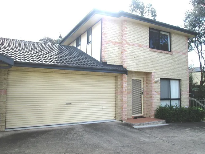 MODERN SPACIOUS TOWNHOUSE!!