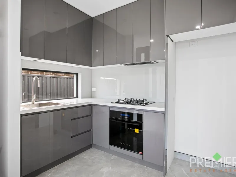 BRAND NEW DOUBLE STORY GRANNY FLAT