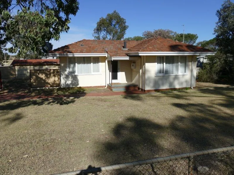 ''3478 Dandaragan Road'' - large block on main street