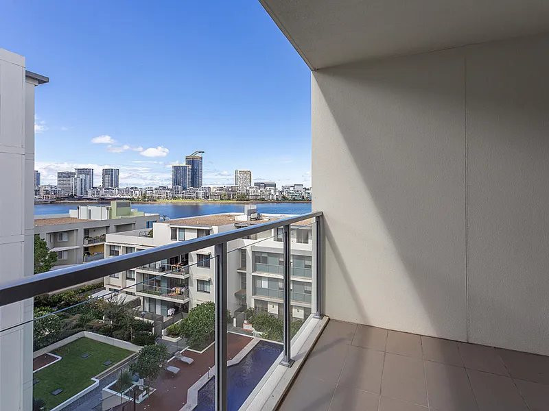 Northerly aspect from this quality apartment in St Tropez 