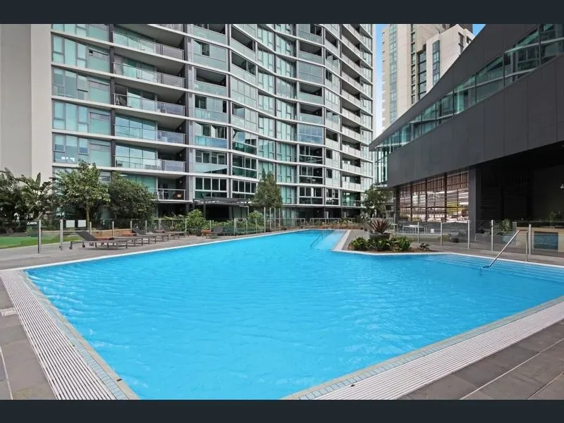 Exclusive lifestyle With Stylish Port-Side Living. 1 Bedroom, 1 Bathroom, 1 Car Park, 19th Floor.