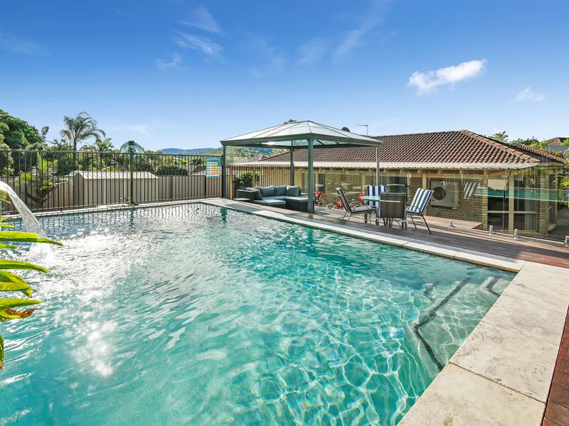 LOW SET FAMILY HOME IN A PRIME LOCATION!