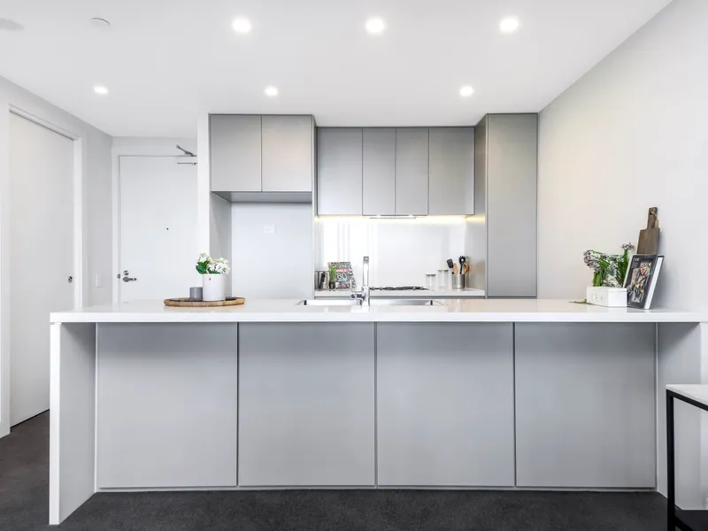 STUNNING TWO BEDROOM APARTMENT AVAILABLE FOR LEASE!