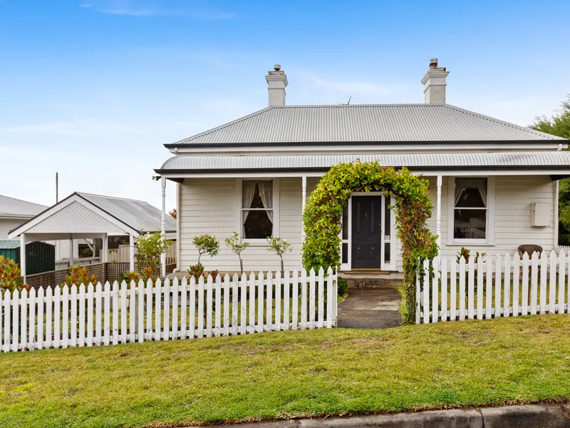 Stunning central character cottage