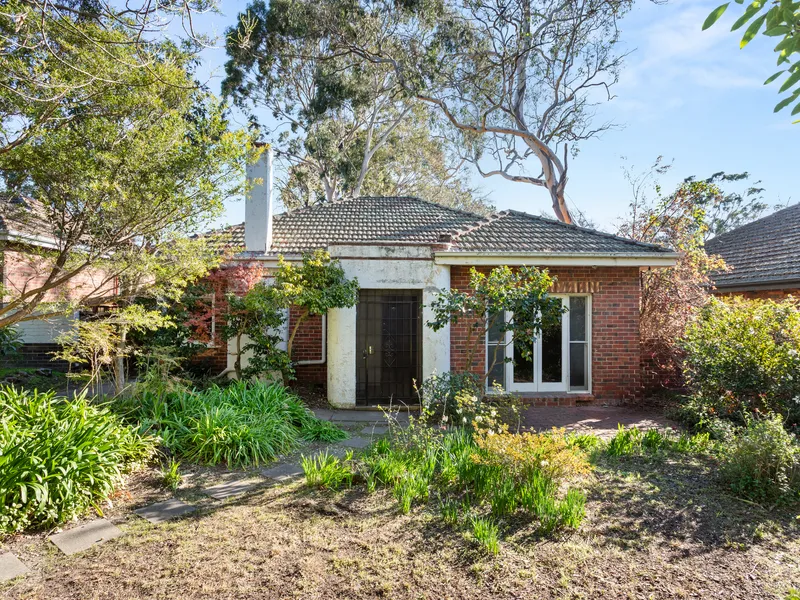 Deco Family Home Awaiting its next Generation on 836sqm (approx)