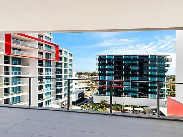 Modern Lifestyle, Waterfront Living & Perfect Location