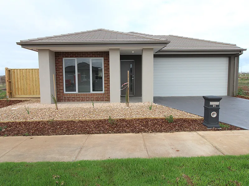 4 BEDROOM FAMILY HOME FOR RENT IN TRUGANINA  !!